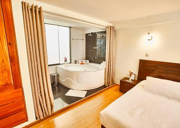 Hotel Inti Tampu